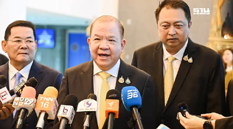 "พิชัย" เข้ากระทรวงวันแรก กางแผนดูแลค่าครองชีพ ดึงแบงก์ชาติแก้หนี้ SME "พิชัย" เข้ากระทรวงวันแรก กางแผนดูแลค่าครองชีพ ดึงแบงก์ชาติแก้หนี้ SME