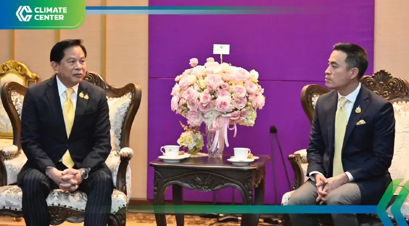 "เอกนัฏ-พีระพันธุ์" แก้กฏหมายปลดล็อกติดโซลาร์รูฟท็อป มุ่งพลังงานสีเขียว "เอกนัฏ-พีระพันธุ์" แก้กฏหมายปลดล็อกติดโซลาร์รูฟท็อป มุ่งพลังงานสีเขียว