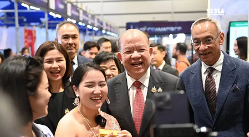 สุดปัง 120 ล้านในวันเดียว "มหกรรมไลฟ์คอมเมิร์ซ" ยอดขายพุ่งทะลุเป้า สุดปัง 120 ล้านในวันเดียว "มหกรรมไลฟ์คอมเมิร์ซ" ยอดขายพุ่งทะลุเป้า