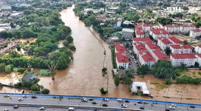 จับตาแม่น้ำปิงขึ้นสูง 5.28 ม. น้ำท่วมย่านเศรษฐกิจเชียงใหม่