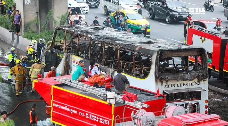 สธ. อัปเดต ไฟไหม้รถบัสนักเรียน ส่งทีมเยียวยาจิตใจผู้ปกครอง