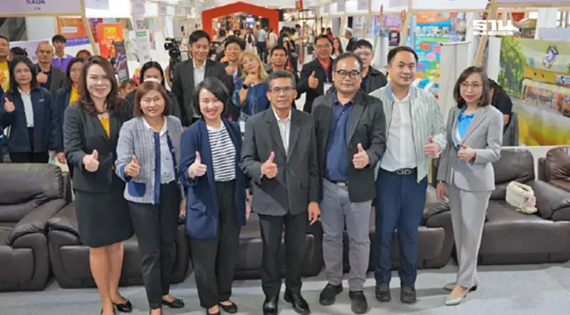 "พาณิชย์" รุกสร้างธุรกิจช่วย SMEs-ประชาชน ปั้นเศรษฐกิจโต 500 ล้าน "พาณิชย์" รุกสร้างธุรกิจช่วย SMEs-ประชาชน ปั้นเศรษฐกิจโต 500 ล้าน