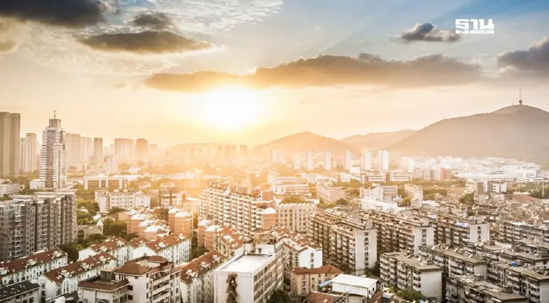 ตลาดอสังหาฯต่างชาติ  เจอมรสุม เงินบาทแข็งค่า  ดันแบงก์ชาติลดดอกเบี้ยพยุง