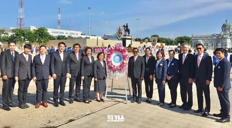 พรรคประชาธิปัตย์ วางพวงมาลา น้อมรำลึกพระมหากรุณาธิคุณ “วันปิยมหาราช” พรรคประชาธิปัตย์ วางพวงมาลา น้อมรำลึกพระมหากรุณาธิคุณ “วันปิยมหาราช”