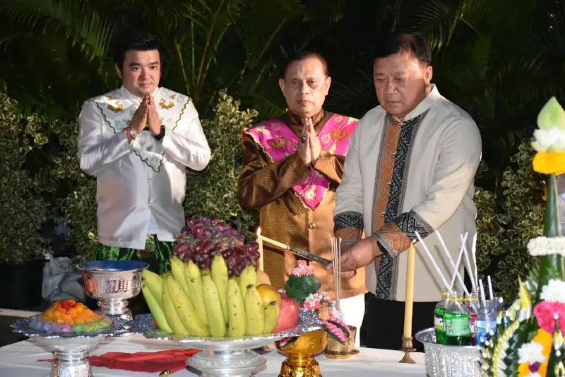 ประมวลภาพ ประเพณีลอยกระทง ท่าน้ำปากเกร็ด กระตุ้นเศรษฐกิจนนทบุรี ประมวลภาพ ประเพณีลอยกระทง ท่าน้ำปากเกร็ด กระตุ้นเศรษฐกิจนนทบุรี