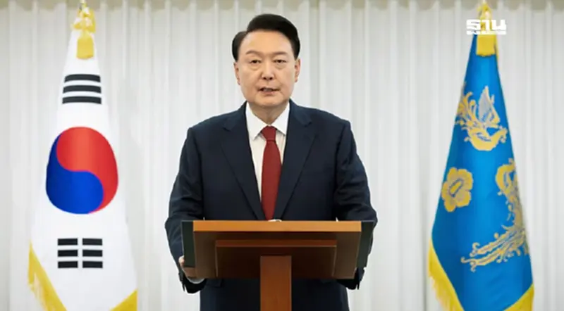 หัวหน้าพรรครัฐบาลเกาหลีใต้ลาออก หลังมีมติถอดถอน ปธน. "ยุน ซอกยอล" หัวหน้าพรรครัฐบาลเกาหลีใต้ลาออก หลังมีมติถอดถอน ปธน. "ยุน ซอกยอล"