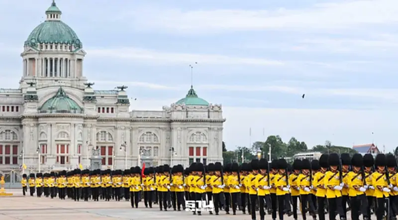 ถ่ายทอดสด พิธีสวนสนามทหารรักษาพระองค์ 3 ธ.ค.2567 ครั้งแรกในรัชกาลที่ 10 ถ่ายทอดสด พิธีสวนสนามทหารรักษาพระองค์ 3 ธ.ค.2567 ครั้งแรกในรัชกาลที่ 10