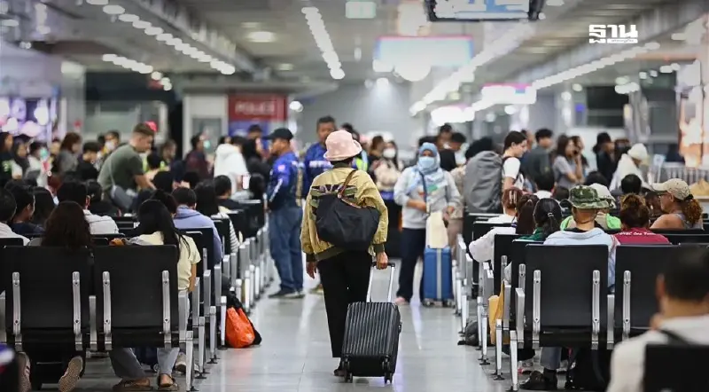 คาดวันนี้ คนแห่นั่งรถไฟกลับบ้าน ปีใหม่ 2568 คึกคักถึงช่วงค่ำ คาดวันนี้ คนแห่นั่งรถไฟกลับบ้าน ปีใหม่ 2568 คึกคักถึงช่วงค่ำ