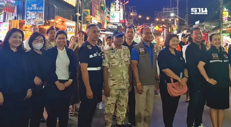 “บุหรี่เถื่อน” ทะลักปีใหม่ ระบาดเพิ่ม 3 เท่า ภูเก็ตสั่งกวาดล้างด่วน “บุหรี่เถื่อน” ทะลักปีใหม่ ระบาดเพิ่ม 3 เท่า ภูเก็ตสั่งกวาดล้างด่วน