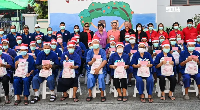 ตรุษจีน “มูลนิธิป่อเต็กตึ๊ง” มอบอั่งเปา จัดเลี้ยงอาหารคนชราไทย-จีน 5 แห่ง ตรุษจีน “มูลนิธิป่อเต็กตึ๊ง” มอบอั่งเปา จัดเลี้ยงอาหารคนชราไทย-จีน 5 แห่ง