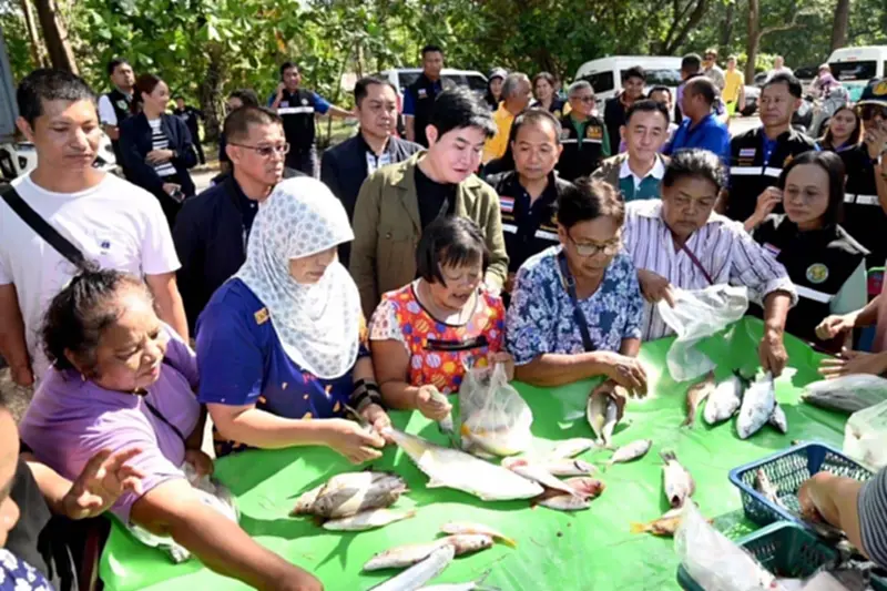 ชาวประมงเฮ! เพิ่มวันทำการประมง ฟรี! สร้างรายได้หลักล้าน ชาวประมงเฮ! เพิ่มวันทำการประมง ฟรี! สร้างรายได้หลักล้าน