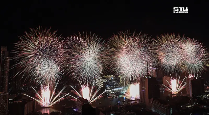 ประมวลภาพเคาท์ดาวน์ 2025 ไอคอนสยาม “พลุรักษ์โลก” สว่างไสวสองฝั่งเจ้าพระยา ประมวลภาพเคาท์ดาวน์ 2025 ไอคอนสยาม “พลุรักษ์โลก” สว่างไสวสองฝั่งเจ้าพระยา