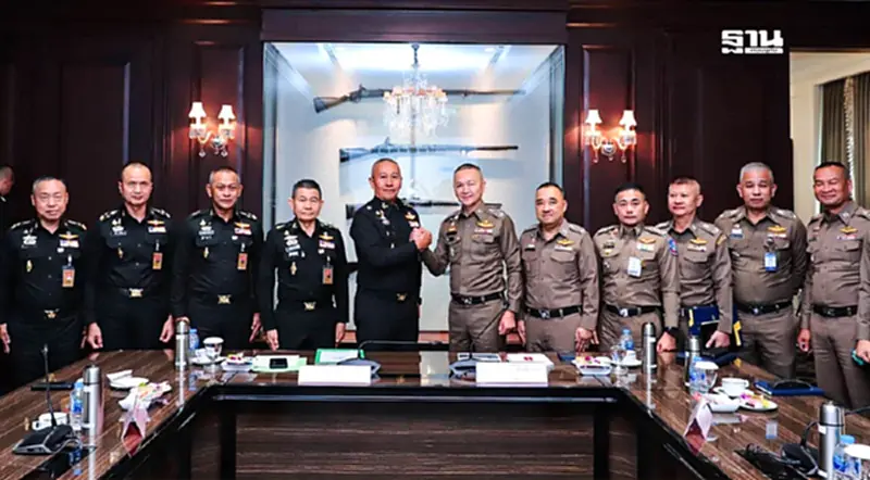 เอาจริง! ตำรวจ-ทหารผนึกลุยปราบ“แก๊งคอลเซ็นเตอร์”แนวชายแดนให้สิ้นซาก เอาจริง! ตำรวจ-ทหารผนึกลุยปราบ“แก๊งคอลเซ็นเตอร์”แนวชายแดนให้สิ้นซาก