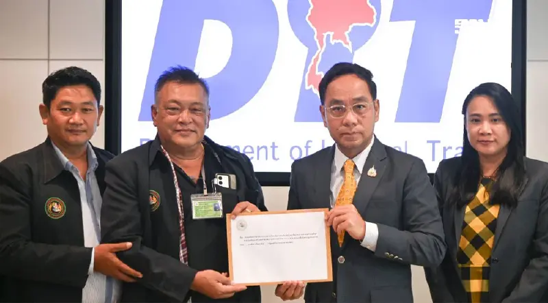 พาณิชย์ เร่งแก้ปัญหาราคาข้าว ดึงผู้ประกอบซื้อข้าวทำข้าวถุง