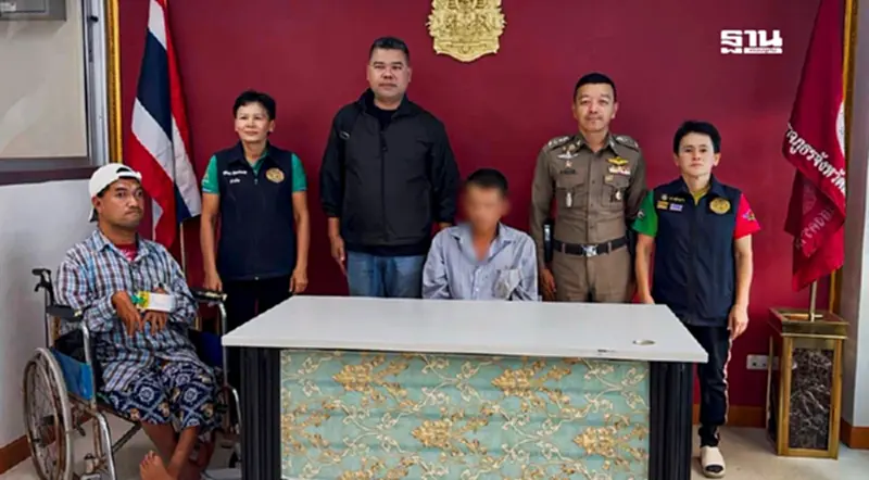 ตำรวจเมืองสมุทรสงครามจับกุมคนร้ายหลอกขายข้าวกล่องหนุ่มพิการยอดกตัญญู ตำรวจเมืองสมุทรสงครามจับกุมคนร้ายหลอกขายข้าวกล่องหนุ่มพิการยอดกตัญญู