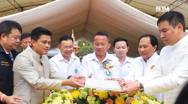 "สมศักดิ์" วางศิลาฤกษ์อาคารใหม่ รพ.พหลฯ กาญจนบุรี เผยกองทุน อสม.คืบหน้า