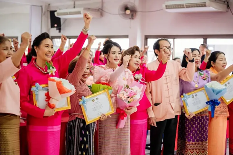 วันสตรีสากล “มาดามหยก” เรียกร้องโอกาสผู้หญิง ขับเคลื่อนสังคม ทุกระดับ วันสตรีสากล “มาดามหยก” เรียกร้องโอกาสผู้หญิง ขับเคลื่อนสังคม ทุกระดับ