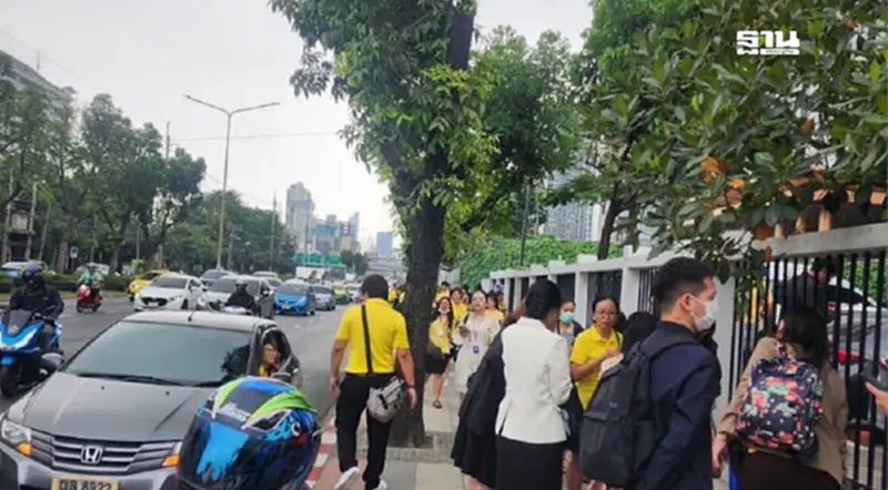 ศาลยุติธรรม-ศาลอาญารัชดา สั่งอพยพคนด่วน หลังอาคารมีการสั่นไหว ศาลยุติธรรม-ศาลอาญารัชดา สั่งอพยพคนด่วน หลังอาคารมีการสั่นไหว