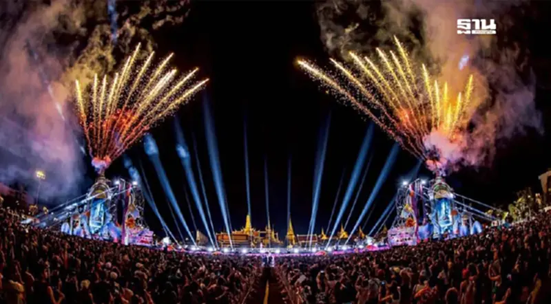 แพทองธาร เปิดงานสงกรานต์สนามหลวง 2568 สาดความสุขปีใหม่ไทย แพทองธาร เปิดงานสงกรานต์สนามหลวง 2568 สาดความสุขปีใหม่ไทย