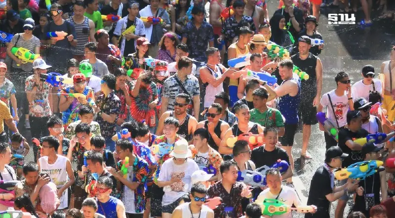 สงกรานต์สีลม 12-14 เมษายน 2568 ปิดถนนกี่โมง? มีอะไรให้เล่นบ้าง?