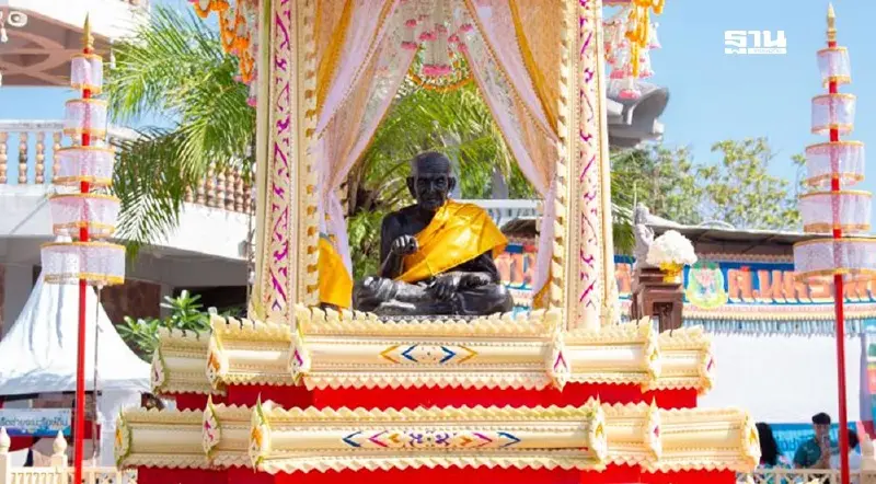 "สงกรานต์เกาะยอ" เปิดสรงน้ำ สามสมเด็จเจ้าแห่งลุ่มทะเลสาบสงขลา