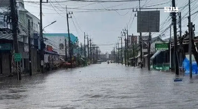 ภูเก็ตฝนตกหนัก กระทบน้ำท่วมหลายพื้นที่ รถเล็กสัญจรลำบาก ภูเก็ตฝนตกหนัก กระทบน้ำท่วมหลายพื้นที่ รถเล็กสัญจรลำบาก