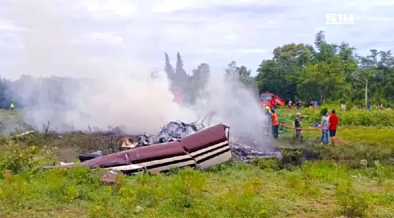 ด่วน! เฮลิคอปเตอร์ตกที่ประจวบฯ ไฟลุกไหม้ เสียชีวิต 3 ราย ด่วน! เฮลิคอปเตอร์ตกที่ประจวบฯ ไฟลุกไหม้ เสียชีวิต 3 ราย
