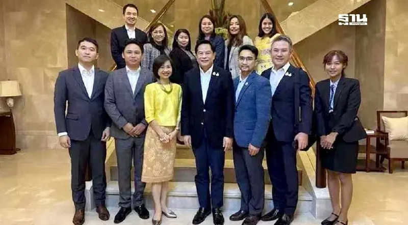 "พีระพันธุ์"ทิ้งสภา เยือนเซี่ยงไฮ้ ครม.ป่วนไร้คนแจงงบพลังงาน