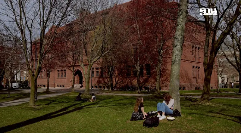 ฮาร์วาร์ดสะเทือน ทรัมป์แบนรับ นศ.ต่างชาติ บีบย้ายที่เรียน ฮาร์วาร์ดสะเทือน ทรัมป์แบนรับ นศ.ต่างชาติ บีบย้ายที่เรียน