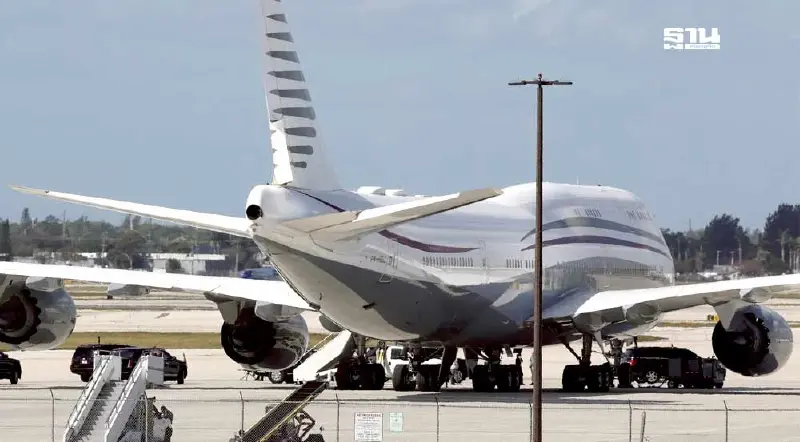 ทรัมป์รับ Boeing 747 ของขวัญสุดหรูจากกาตาร์ อย่างเป็นทางการ ทรัมป์รับ Boeing 747 ของขวัญสุดหรูจากกาตาร์ อย่างเป็นทางการ