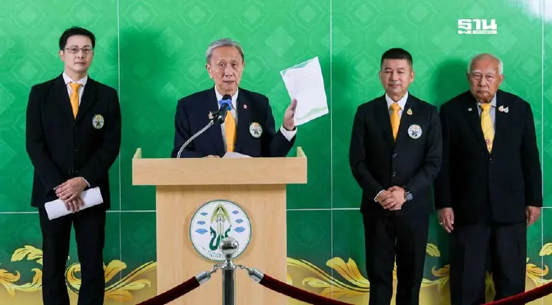 เปิดรายชื่อ 3 หมอดัง 'แพทยสภา' ยันมติลงโทษปมรักษาทักษิณ ชั้น 14