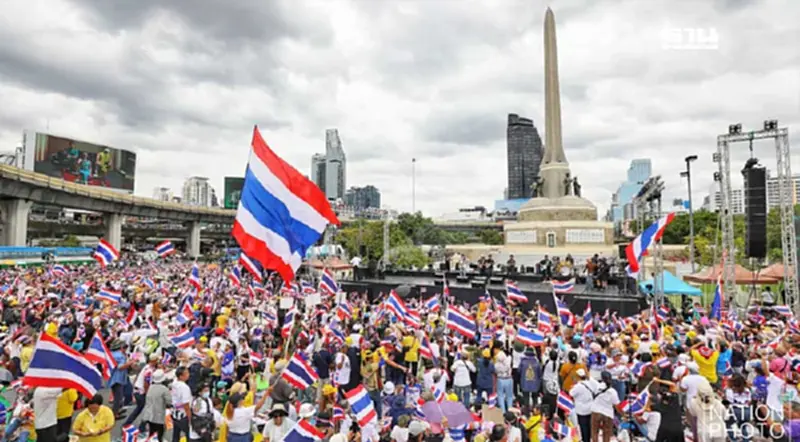 คึกคัก! กลุ่ม"รวมพลังแผ่นดิน"ชุมนุมปกป้องอธิปไตย-ขับไล่นายกฯ คึกคัก! กลุ่ม"รวมพลังแผ่นดิน"ชุมนุมปกป้องอธิปไตย-ขับไล่นายกฯ