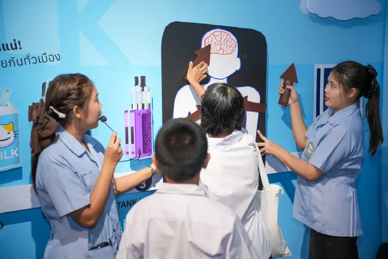 บุหรี่ไฟฟ้า ภัยเงียบติดเสื้อพ่อแม่ ทำลูกเสี่ยงป่วย 2 เท่า!