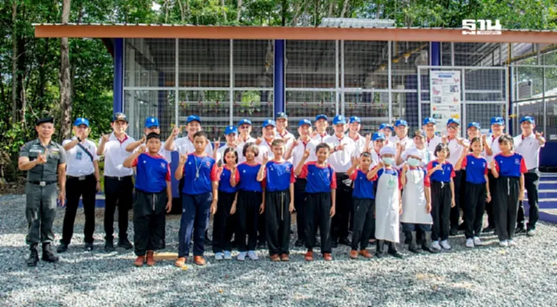 นักศึกษา วปอ. รุ่น 67 (หมู่กวาง) หนุนนักเรียนเลี้ยงไก่ไข่เพื่ออาหารกลางวัน นักศึกษา วปอ. รุ่น 67 (หมู่กวาง) หนุนนักเรียนเลี้ยงไก่ไข่เพื่ออาหารกลางวัน