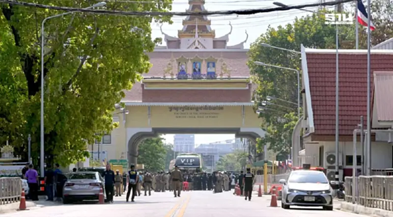 ทบ.แจงยกระดับขั้นตอนตามพื้นที่ เริ่มมาตรการจำกัดผ่านแดนไทย-กัมพูชา เพื่อความปลอดภัยประชาชน ทบ.แจงยกระดับขั้นตอนตามพื้นที่ เริ่มมาตรการจำกัดผ่านแดนไทย-กัมพูชา เพื่อความปลอดภัยประชาชน