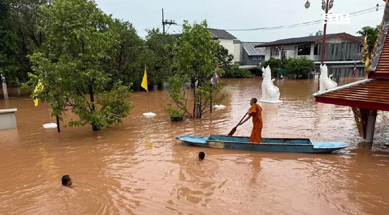 เปิดภาพวัดภูมินทร์ น้ำท่วมทะลัก หวั่นกระทบจิตรกรรมฝาผนัง