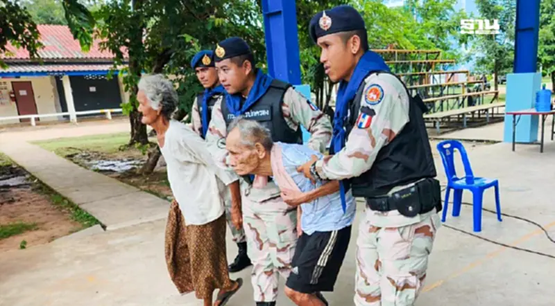 ทบ.เร่งอพยพ ปชช. 14 อำเภอ 4 จังหวัดหลังเหตุสู้รบชายแดนไทย-กัมพูชา ทบ.เร่งอพยพ ปชช. 14 อำเภอ 4 จังหวัดหลังเหตุสู้รบชายแดนไทย-กัมพูชา