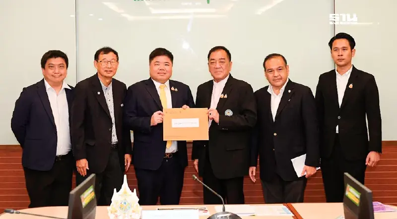 หอการค้าฯ ชงตั้ง "กรอ.แรงงาน" แก้ปัญหาค่าจ้าง-แรงงานต่างด้าว หอการค้าฯ ชงตั้ง "กรอ.แรงงาน" แก้ปัญหาค่าจ้าง-แรงงานต่างด้าว