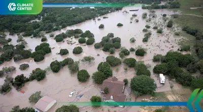 เท็กซัสอ่วม น้ำท่วมฉับพลัน เสียชีวิตแล้ว 43 คน สูญหายนับสิบ