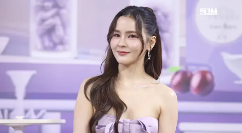 เปิดเส้นทาง "ออม สุชาร์" จากนักแสดงสู่เจ้าของแบรนด์ Fleen Beauty เปิดเส้นทาง "ออม สุชาร์" จากนักแสดงสู่เจ้าของแบรนด์ Fleen Beauty