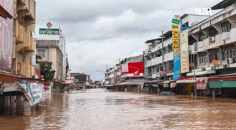 จุดประกอบอาหารโรงครัวพระราชทาน ผู้ประสบภัยฯ น้ำท่วมน่าน