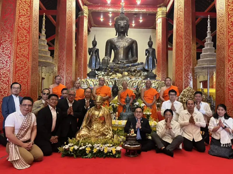 'อุปกิต' นำคืนพระพุทธรูปโบราณอายุกว่า 300 ปี แก่ สปป.ลาว 'อุปกิต' นำคืนพระพุทธรูปโบราณอายุกว่า 300 ปี แก่ สปป.ลาว