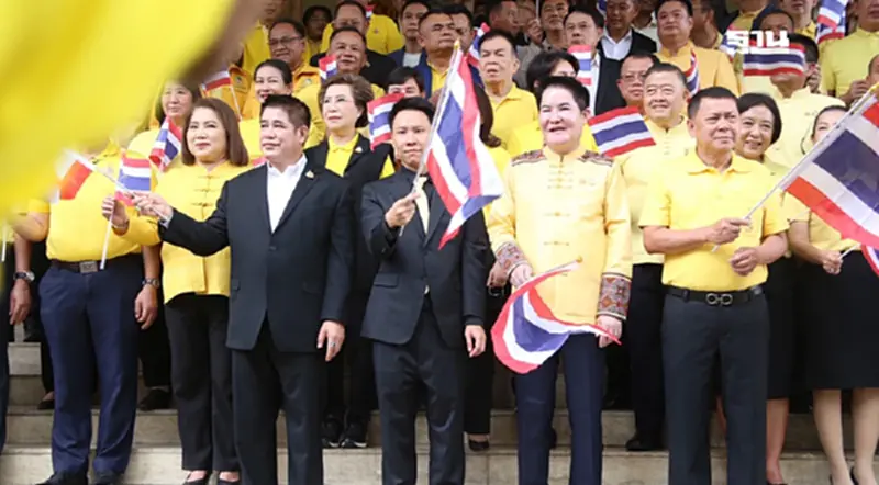 “เกษตรฯ-มูลนิธิธรรมนัส”ระดมช่วยผู้ประสบภัยชายแดนกัมพูชา “เกษตรฯ-มูลนิธิธรรมนัส”ระดมช่วยผู้ประสบภัยชายแดนกัมพูชา