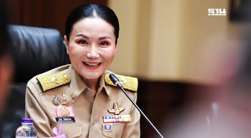 “นฤมล” สยบดราม่าแจงแต่งกายเพื่อความคล่องตัว ลุยวันหยุดรับฟังปัญหาของครู-นักเรียน “นฤมล” สยบดราม่าแจงแต่งกายเพื่อความคล่องตัว ลุยวันหยุดรับฟังปัญหาของครู-นักเรียน