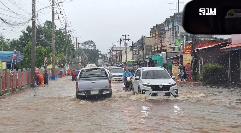 น้ำท่วมพะเยา ผู้ว่าฯสั่ง 9 อำเภอตั้งศูนย์ war room รับมือพายุวิภา