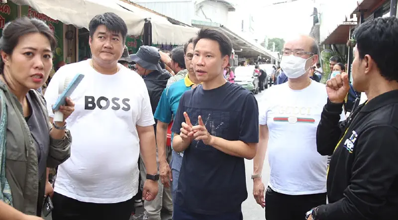 รุดลงพื้นที่ติดตามเหตุบุกยิงกลางตลาด อ.ต.ก. พร้อมไปเยี่ยมผู้บาดเจ็บ รุดลงพื้นที่ติดตามเหตุบุกยิงกลางตลาด อ.ต.ก. พร้อมไปเยี่ยมผู้บาดเจ็บ