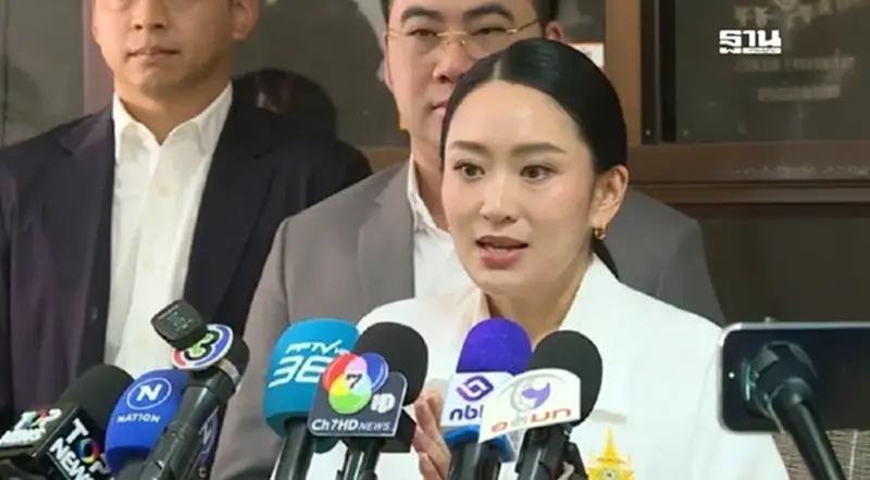 “แพทองธาร”ย้ำหมดเวลาเจรจากัมพูชา ส่งใจให้ทหาร-ประชาชนชายแดน “แพทองธาร”ย้ำหมดเวลาเจรจากัมพูชา ส่งใจให้ทหาร-ประชาชนชายแดน