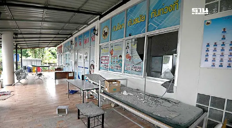 เปิดภาพ 'รพ.สต.ศรีสะเกษ' พังยับ หลังโดนกระสุนปืนฝั่งกัมพูชาถล่ม