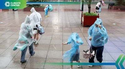 เซี่ยงไฮ้อพยพประชาชนหลายแสนคน จำกัดการเดินทางรับมือพายุก๋อมัย