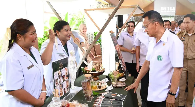 "สมศักดิ์" ลุยใต้ จัด 11 คลินิกเชิงรุกบริการทุกช่วงวัยฯ
